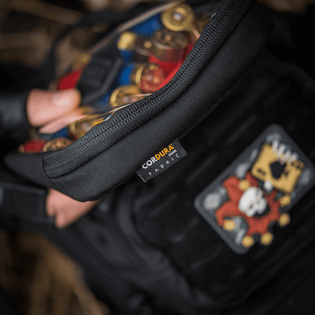 M-Tac Utility Organizer Slim Elite med Cordura 500D-materiale, gjennomsiktig PVC-folie og Velcro-innvendig vegg for EDC-kit.