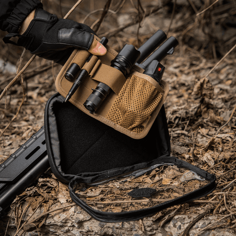 M-Tac Utility Organizer Slim Elite i bruk med verktøy og tilbehør, ideell for EDC-kit. Laget i slitesterkt Cordura 500D, 22x16 cm.