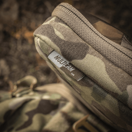 Nærbilde av M-Tac Utility Organizer Slim Elite i slitesterk Cordura 500D med camouflageprint, ideell for EDC-kit og sikker oppbevaring.
