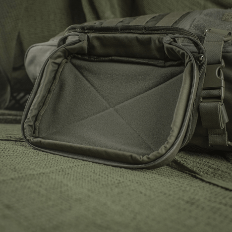 M-Tac Utility Organizer Slim Elite laget i holdbar Cordura 500D med åpen lomme for sikker oppbevaring, vist innvendig.