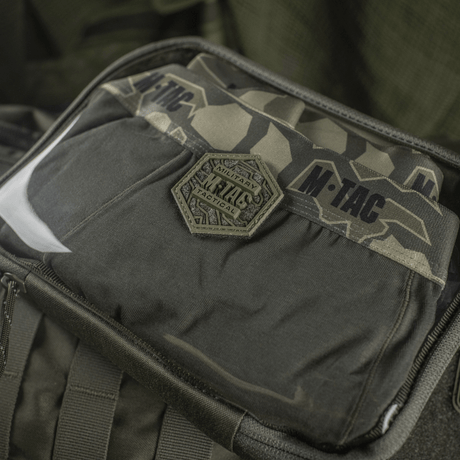 M-Tac Utility Organizer Slim Elite i slitesterk Cordura 500D med gjennomsiktig PVC-front for sikker oppbevaring og rask identifikasjon.