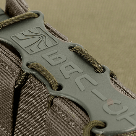 M-Tac magasinlomme Kolchan til AK/AR Mini i slitesterk Cordura med fokus på detaljert lukking og holdbarhet, galleri posisjon 1.
