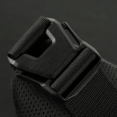 Nærbilde av spenne på M‑Tac belteveske Elite Hex med Woojin-spenner i svart design.