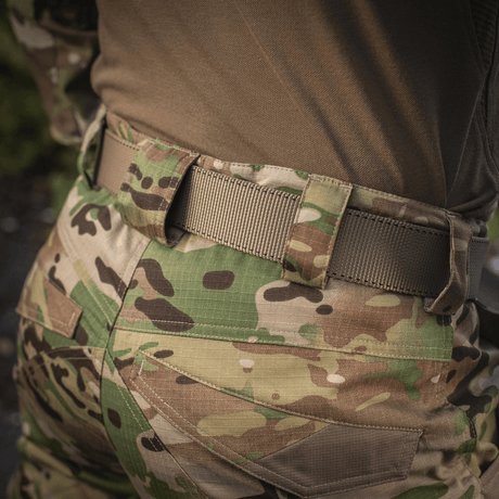 M-Tac Taktisk Bælte med Cobra-spænde i camouflagedesign, der viser holdbart nylonwebbing perfekt til militær og aktive personer.