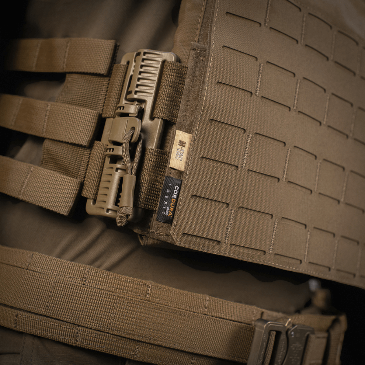 M-Tac Frontpanel til Plate Carrier Cuirass QRS XL i slidstærkt Cordura 500D materiale med Woojin-kroge og Velcro.