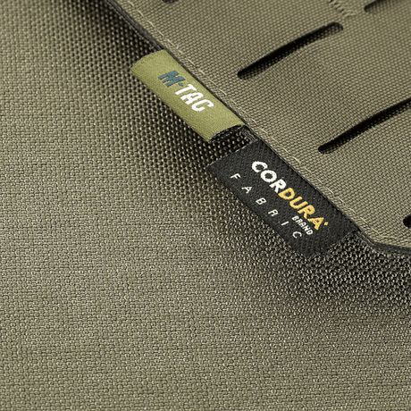 M-Tac frontpanel til Plate Carrier Cuirass QRS XL i slitesterk Cordura 500D materiale vist i galleri posisjon 1, nærbilde av merker og stoffstruktur