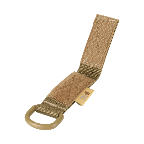 M-Tac feste med D-ring for MOLLE-system, kompakt og lett for taktisk bruk med Velcro-lukking for sikker montering.