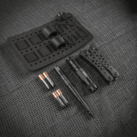 M-Tac Modul Insert Molle 11x19, Laser Cut organiserer EDC-utstyr i en veskeinnsats med laserutskårne rom og MOLLE-kompatibilitet.