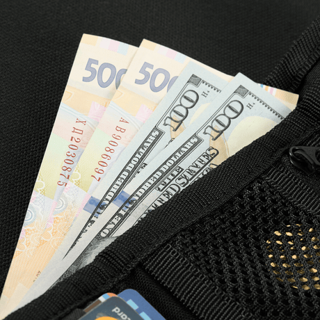 M‑Tac Pung Elite Gen.II Hex viser kontanter i en robust Cordura Hex 1000D-seksjon. Perfekt for organisering av kontanter og kort.