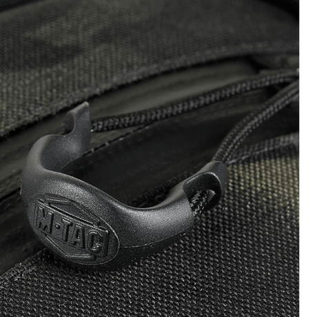 Nærbilde av M-Tac Cross Taske Slim Elite Hex laget av holdbart Cordura 500 med svarte YKK-lynlåser.