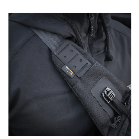 M-Tac Cross Taske Slim Elite Hex bæres over skulderen i Cordura-materiale.