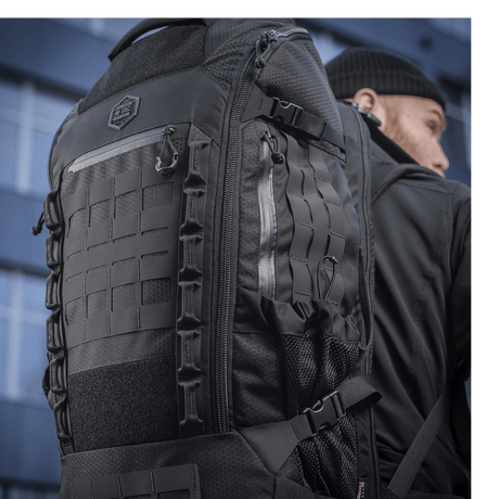M-Tac Rygsæk Large Elite Hex Gen. IV i sort, ergonomisk design med funksjonell oppbevaring, laget av holdbart Cordura-stoff.