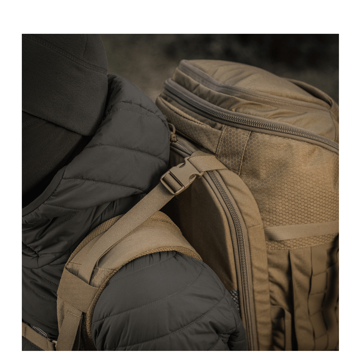 Billede af M-Tac Rygsæk Large Elite Hex Gen. IV, robust design med Cordura materialer, ideel til bæring af udstyr og våben.