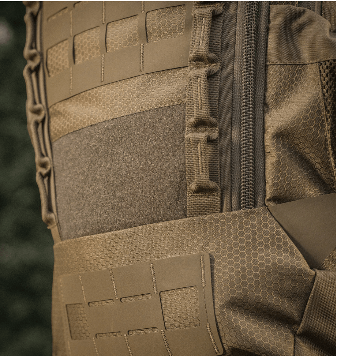 M-Tac Rygsæk Large Elite Hex Gen. IV i høj kvalitet, lavet af Cordura 500D og Cordura Hex 1000, med ergonomisk design og funktionalitet.