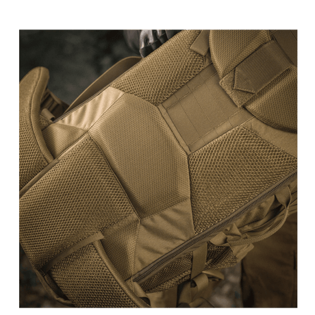 Behagelig og slitesterkt design av M-Tac Ryggsekk Large Elite Hex Gen. IV for ergonomisk ryggstøtte og holdbarhet.