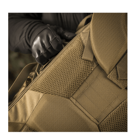 Nærbilde av M-Tac Ryggsekk Large Elite Hex Gen. IV i slitesterkt Cordura-materiale.