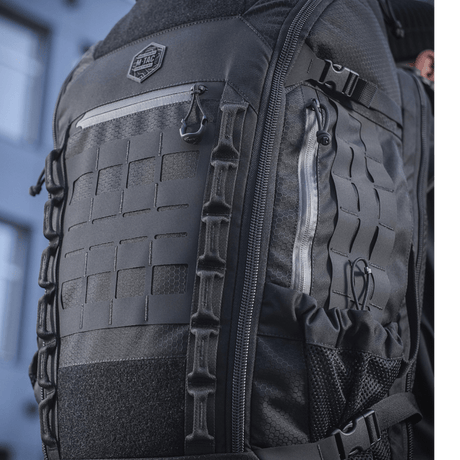 M-Tac Rygsæk Large Elite Hex Gen. IV laget av Cordura med stilfullt design og bred funksjonalitet for daglig bruk og oppbevaring av våpen.