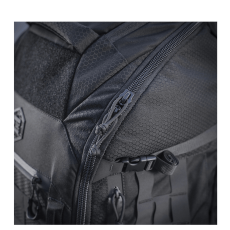 Nærbilde av M-Tac Rygsæk Large Elite Hex Gen. IV i slitesterkt Cordura-materiale, designet for holdbarhet og stil.