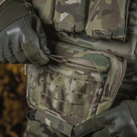 M-Tac Tilbehørslomme Lower Large Elite Plate Carrier i slitesterkt Cordura 500D med NIJ-sertifisering, vist i galleri posisjon 1, funksjonell kamuflert pouch.