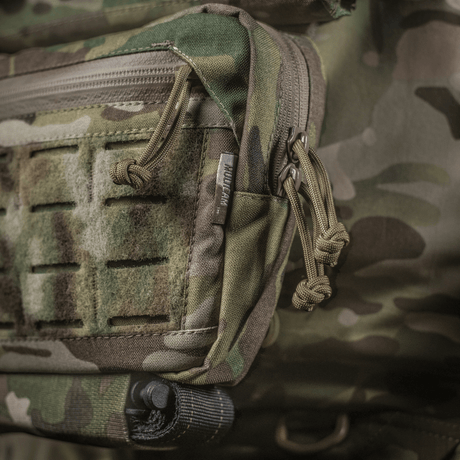 M-Tac lomme til tilbehør Lower Large Elite Plate Carrier i slitesterkt Cordura 500D med NIJ-sertifisering, vist i galleri posisjon 1, nær glidelåser og materiale.