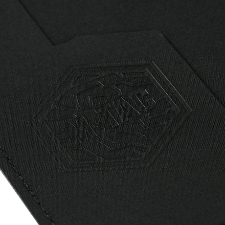 M‑Tac Pascover beskytter med stilfullt M‑Tac-logo, holdbar polymerkompositt, passer til pass på 13,5 x 10 cm.