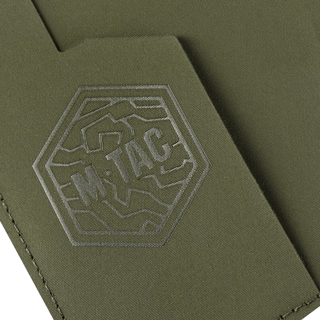 M‑Tac Pascover i olivengrønt med stilfullt logo, beskytter pass mot slitasje, designet for ukrainske og utenlandske pass.