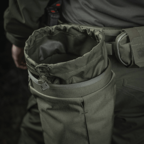 M‑Tac Magasinsæk Dump Pouch Lite Elite i Cordura 500D montert på belte, viser hurtiglukkesystem og robust konstruksjon.