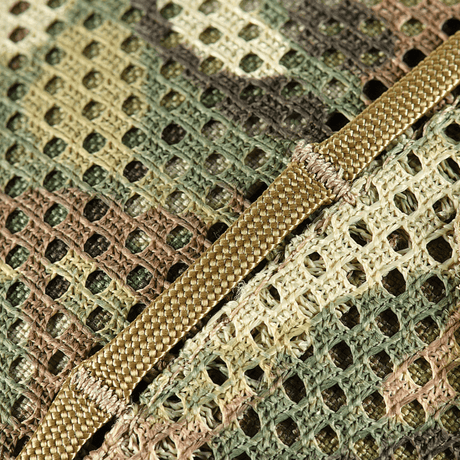 Detaljert nærbilde av M‑Tac Hjelmcover Shroud Elite i MULTICAM-camo med Cordura 500D og spesialmesh, designet for TOR-D-hjelmer.