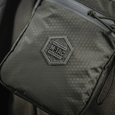 M‑Tac Pocket Bag Elite HEX i slitesterkt materiale med YKK-glidelåser. Egnet for oppbevaring av EDC-utstyr og nøkler.