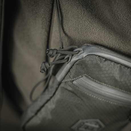 M‑Tac Pocket Bag Elite HEX med slitesterkt materiale og YKK-glidelåser for oppbevaring av EDC-utstyr og småting.