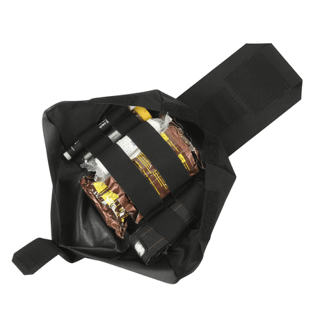 M‑Tac Medic Pouch Vertical Large Elite åpen med førstehjelpsutstyr, robust Cordura 500D og innovativt MOLLE-design.