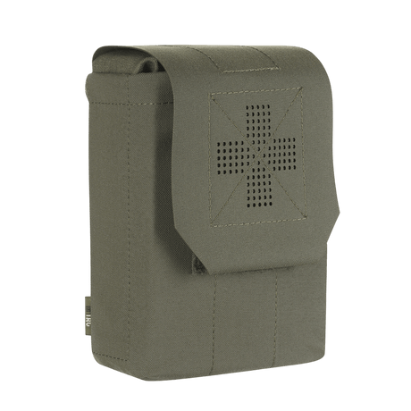 Grønn M-Tac Medic Pouch Vertical Large Elite, medisintaske i holdbart Cordura 500D-materiale med sikker oppbevaring og rask tilgang.