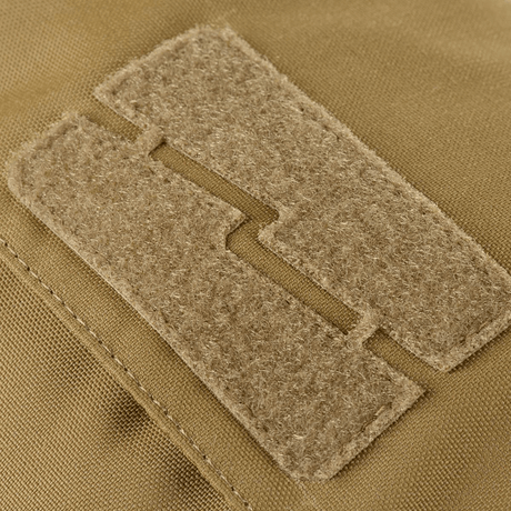 Nærbilde av M-Tac Pouch Sukharka Gen.3 XL med Velcro-panel for patches og ID, laget i slitesterkt Cordura 500D-materiale.