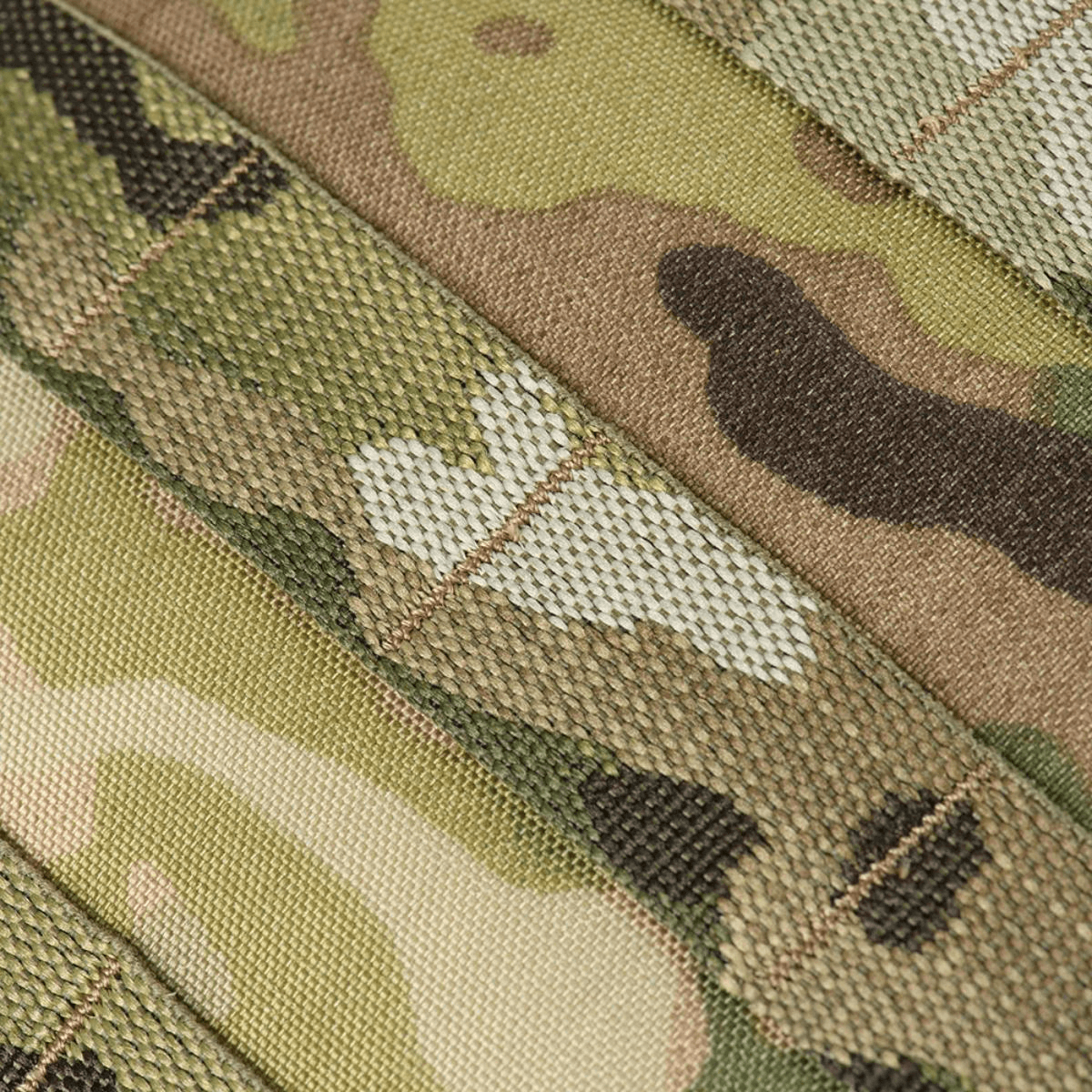 Detalje af Cordura 500D materiale på M-Tac Pouch Sukharka Gen.3 XL med camouflage mønster og slidstærkt design.
