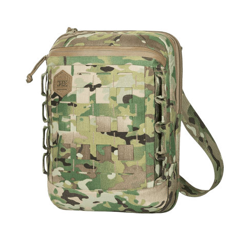 M-Tac Tablet Bag Laser Cut Hex i camo-design, lett og praktisk veske for EDC med skjult våpenrom og Laser Cut MOLLE-system.