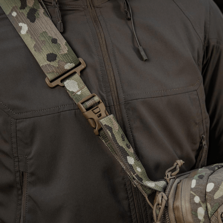 M-Tac Tablet Bag Laser Cut Hex med camo-rem og YKK-hardware for rask tilgang til våpen og tech.