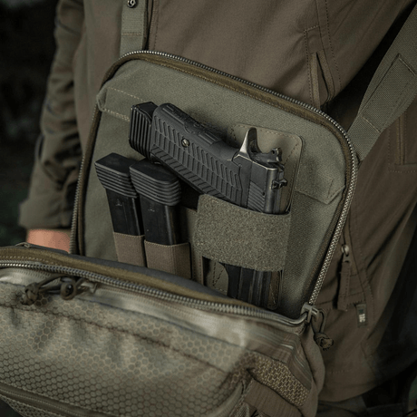 M-Tac Tablet Bag Laser Cut Hex med rom for skjult våpen og rask tilgang, laget i Cordura-materialer av høy kvalitet.
