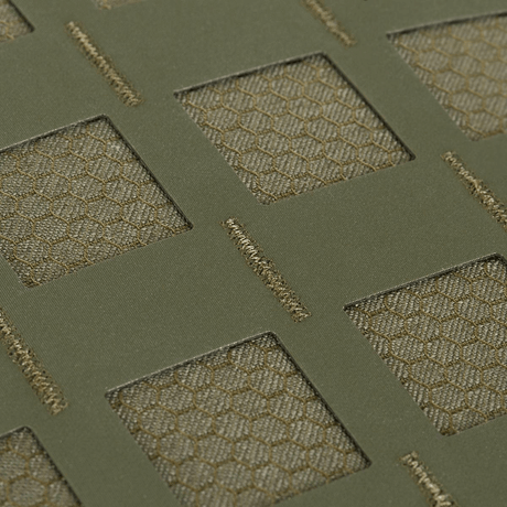 M-Tac Tablet Bag Laser Cut Hex med holdbart Cordura Hex-materiale og Laser Cut MOLLE-design for ekstrautstyr.