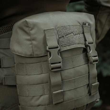 M-Tac Sukharka Gen.3 Pouch i robust Cordura 500D, med MOLLE-interface og fastex-lukking, egnet til oppbevaring på tur eller militær bruk.
