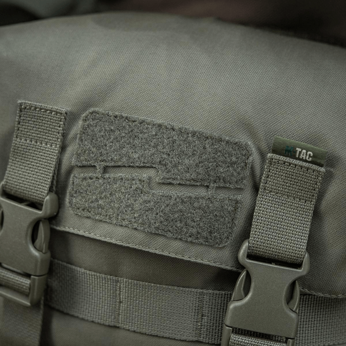 M-Tac Sukharka Gen.3 Pouch i robust Cordura 500D med MOLLE-interface og fastex-lukning til militær brug. Slidstærk og praktisk.