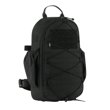 Svart M-Tac STURM Elite Ryggsekk, 15 liters taktisk ryggsekk, laget av Cordura, med MOLLE Laser Cut-panel og fleksible sidelommer. Egnet for korte feltturer.