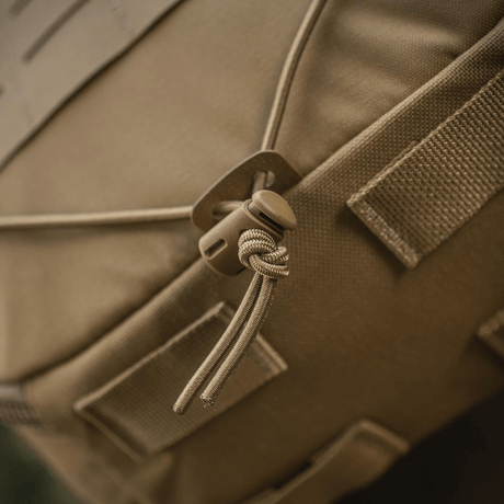 M-Tac STURM Elite ryggsekk med detaljer av Cordura-materiale og elastisk flexlomme-lukking, taktisk ryggsekkdesign.