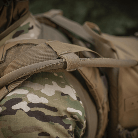 M-Tac STURM Elite ryggsekk i Cordura-materiale med MOLLE-system, vist i camouflagedesign for taktisk bruk.