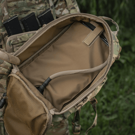 M-Tac STURM Elite ryggsekk med åpent hovedrom og MOLLE-panel laget av Cordura for taktisk bruk i feltet.