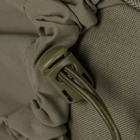 Detalj av M-Tac STURM Elite ryggsekk med solid materiale og robust spenne for feltbruk.