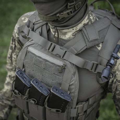 M-Tac STURM Elite ryggsekk med MOLLE Laser Cut på taktisk vest.