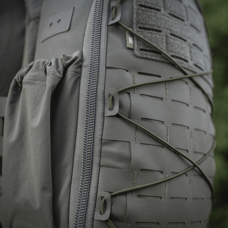Nærbilde av M-Tac STURM Elite ryggsekk med MOLLE Laser Cut-frontpanel, viser taktisk design og Cordura-kvalitet.