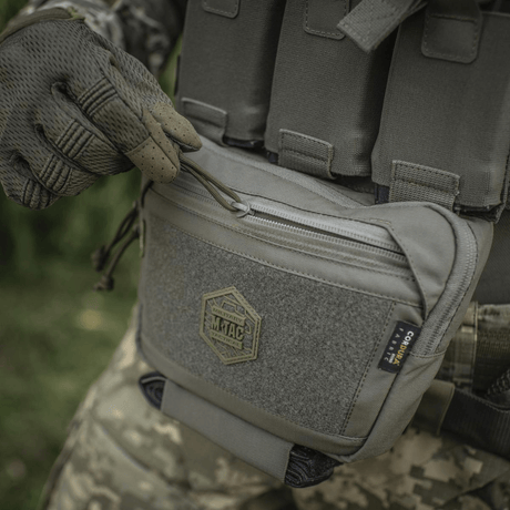 M-Tac Large Elite Gen.II skulderveske til taktisk bruk med YKK-lynlåser, laget av slitesterk Cordura 500D.