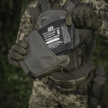 M-Tac Large Elite Gen.II skulderveske med taktisk utstyr, laget av slitesterk Cordura 500D. Praktisk til daglig bruk og oppbevaring.