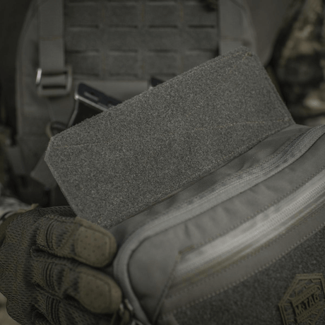 M-Tac Large Elite Gen.II skulderveske med Velcro-panel og robust Cordura 500D for taktisk utstyrsoppbevaring.
